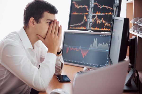 How Currency Volatility Affects Remittances from Australia