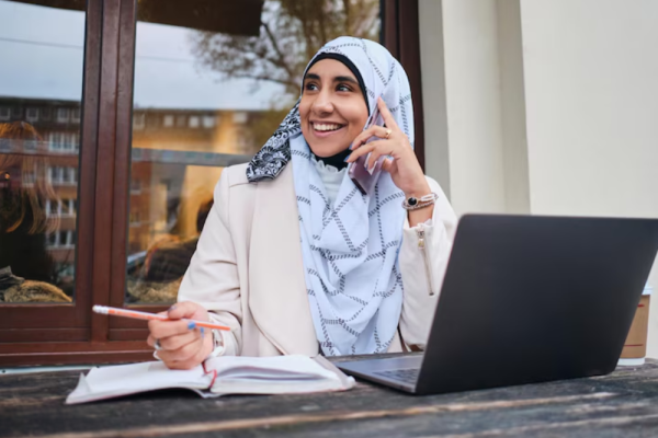 France to Morocco Transfers in 2025: Comparing Fees Across BMCE, Poste Maroc & Damanecash