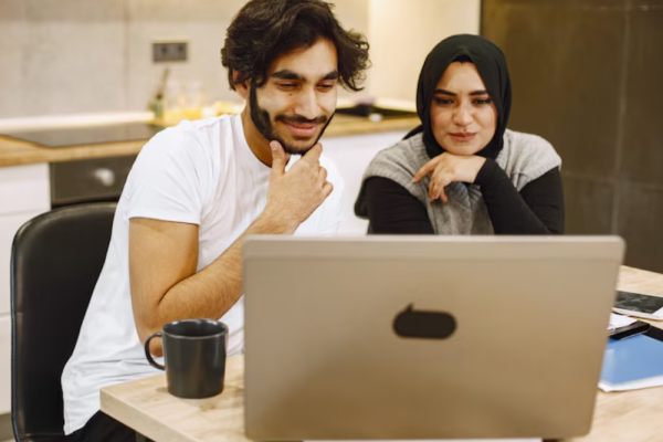 From Lahore to Toronto: A Guide to Working in Canada 2025