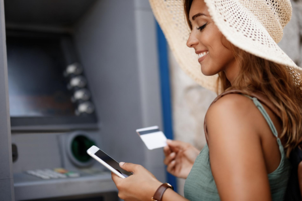 How Can Expats Use Euronet ATMs Abroad