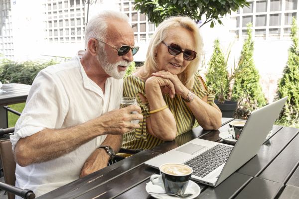 How Can Pakistanis Plan Their Finances for Retirement in Spain?