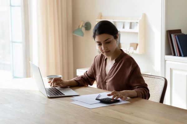 How do you make a living in the UK as an Expatriate?