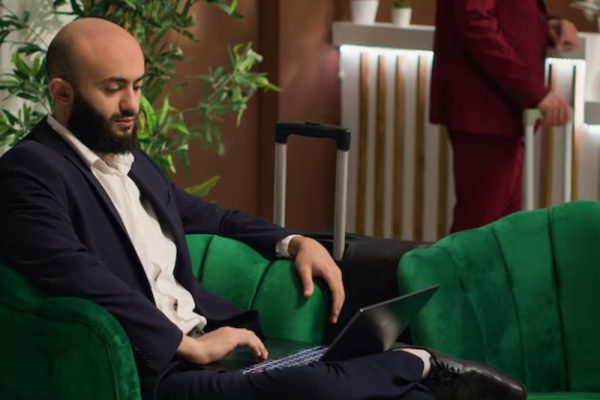 How Moroccan Expats in Paris Can Save While Remitting Money