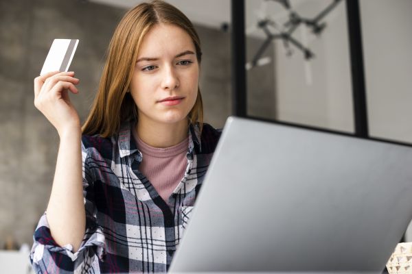 How to Avoid Hidden Fees in Money Transfers