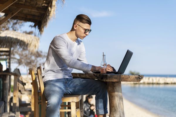 Mastering the Art of Work-Life Balance as a Digital Nomad