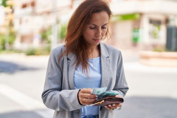 These 10 Tips Will Help You Save Enough While Living on a Foreign Land
