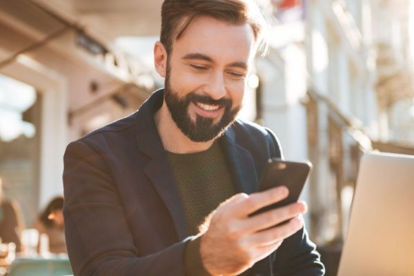 Using a Debit Card Versus a Credit Card: Pros and Cons
