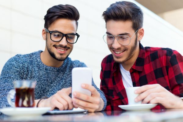 Why Pakistanis in Greece Prefer Fintech Apps for Fast, Secure Remittances